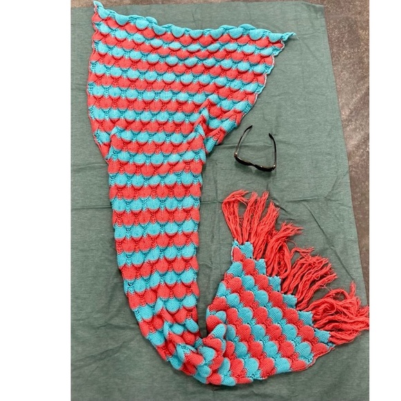 Handmade Womens Mermaid Fringe Tail Blanket Sz 80